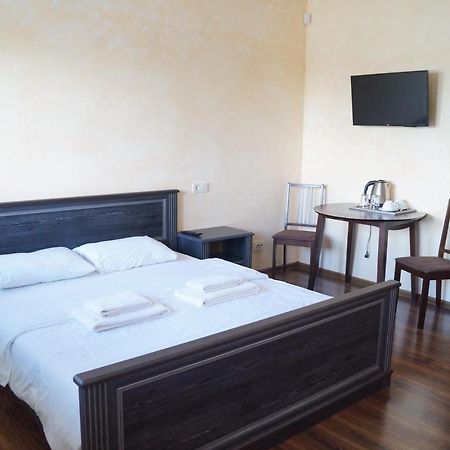 Rosinka Motel Ukrainka ภายนอก รูปภาพ