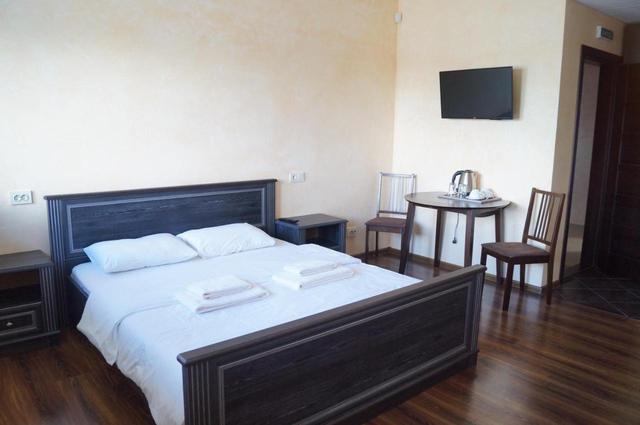 Rosinka Motel Ukrainka ภายนอก รูปภาพ