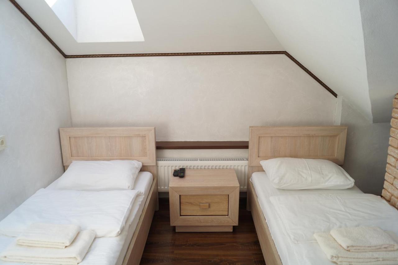 Rosinka Motel Ukrainka ภายนอก รูปภาพ