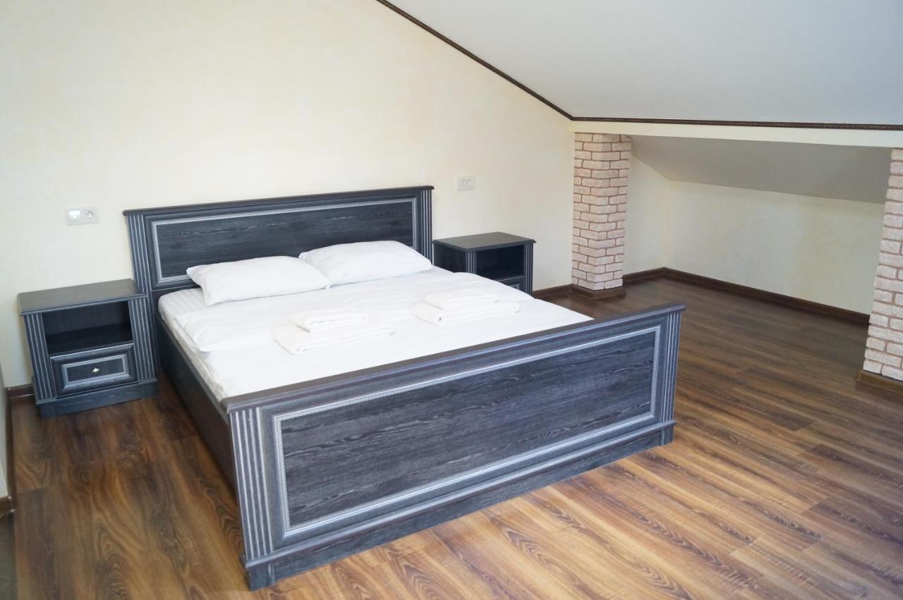 Rosinka Motel Ukrainka ภายนอก รูปภาพ